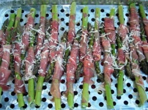Asparagus with prosciutto 021