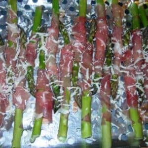 Grilled asparagus with proscuitto