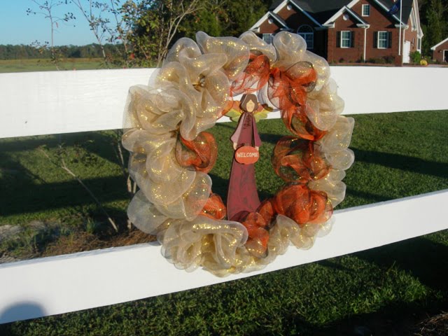 Fall wreaths and flowers 002