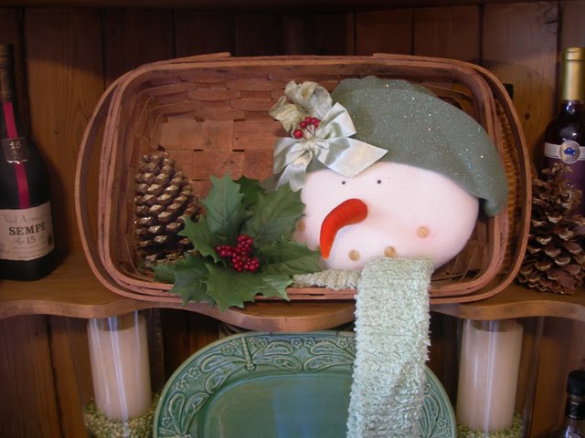 Christmas table and snowmen 028