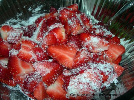 Strawberry shortcake tablescape 007