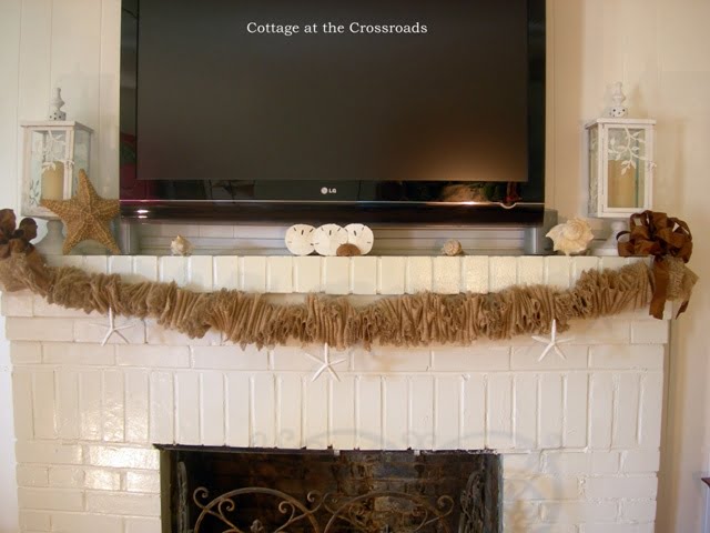 Burlap mantel garland2 015