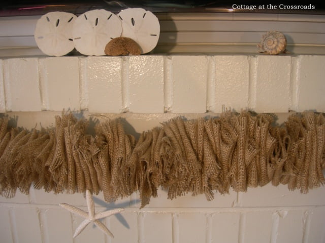 Burlap mantel garland2 050