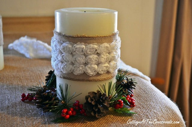 Pine cone candle ring