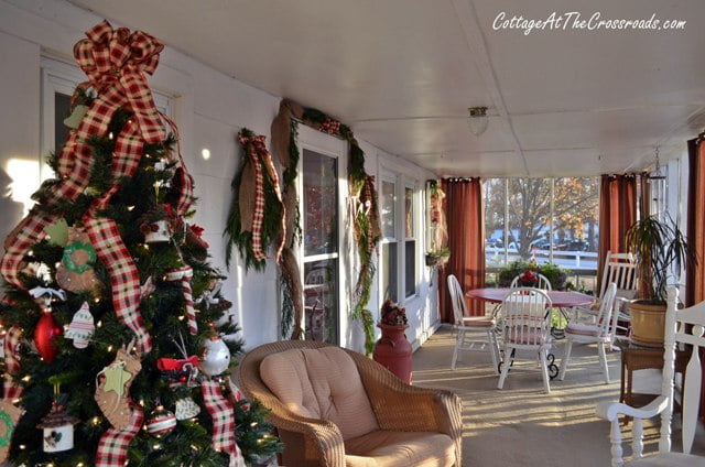 Christmas porch 2012 1171