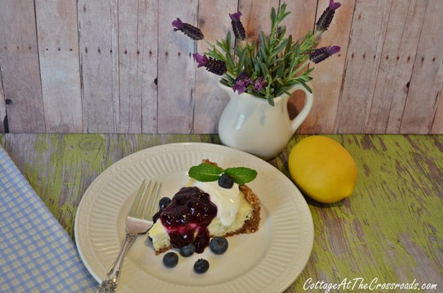 Lemon cheesecake with blueberry topping