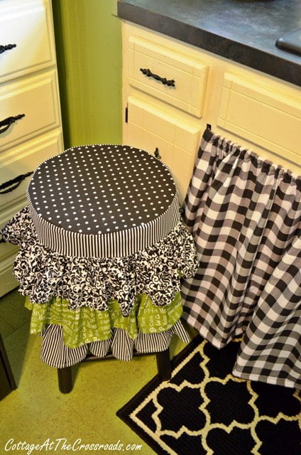 Ruffled stool cover