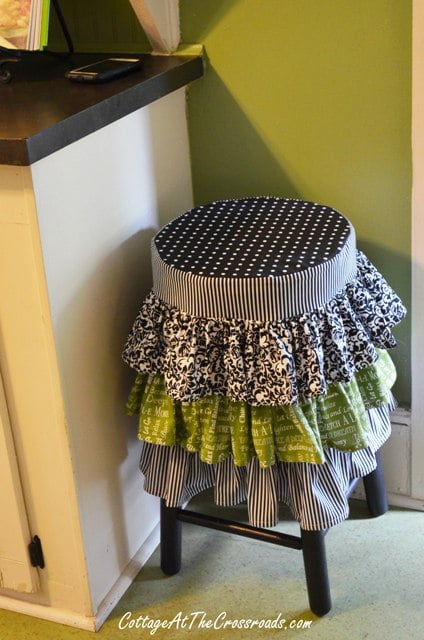 Ruffled stool cover