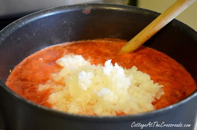 How to can homemade spaghetti sauce