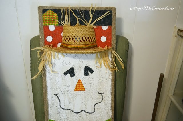 How to paint scarecrows on burlap