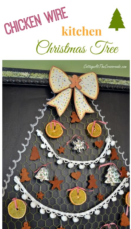 Chicken wire kitchen christmas tree