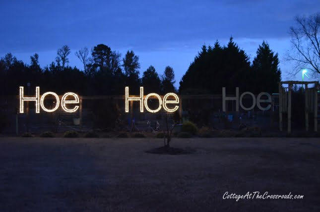 Hoe sign in our garden