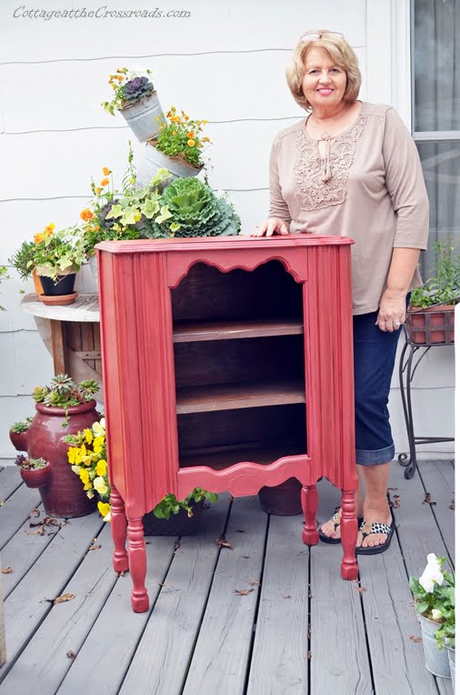 Red pinted cabinet