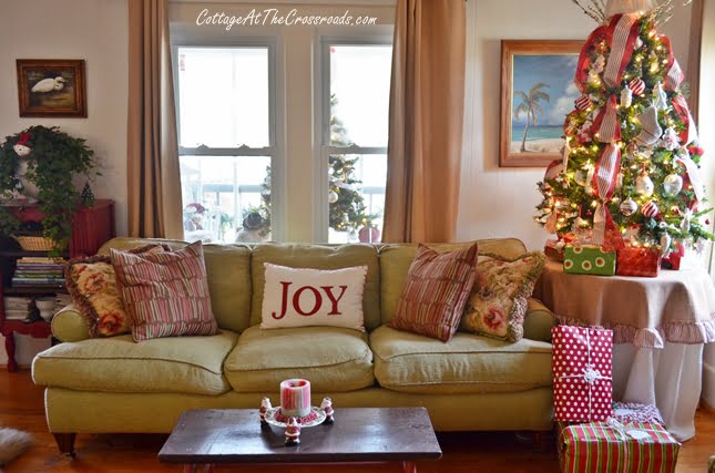 Christmas decor | cottage at the crossroads