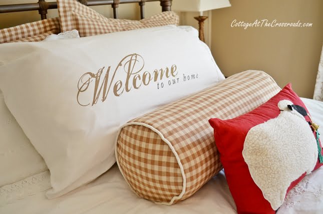 Christmas in the guest room | cottage at the crossroads