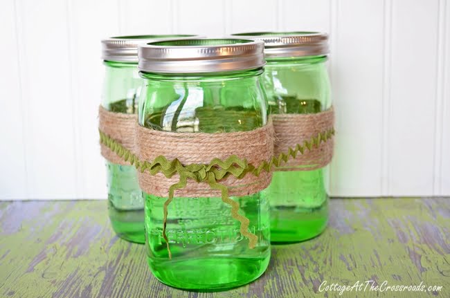 Easy spring centerpiece made with green ball jars | cottage at the crossroads