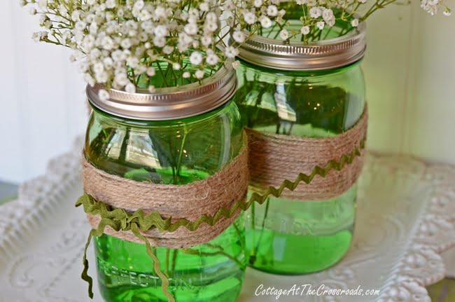 Easy spring centerpiece made with green ball jars | cottage at the crossroads