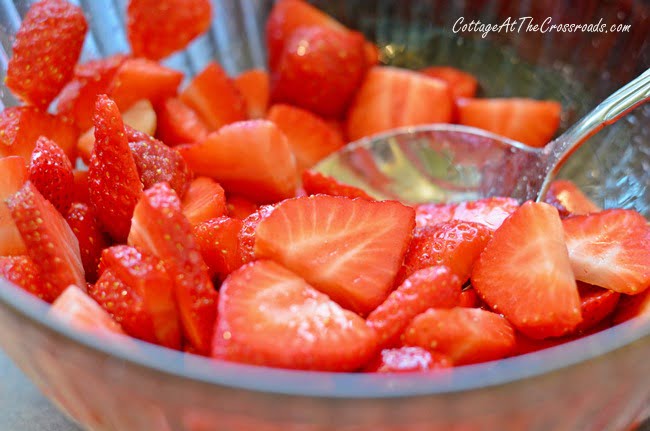 Asparagus strawberry salad with orange balsamic dressing | cottage at the crossroads