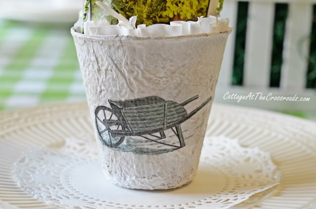 Spring garden tablescape | cottage at the crossroads