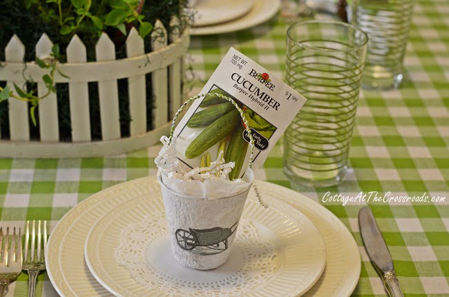 Spring garden tablescape | cottage at the crossroads