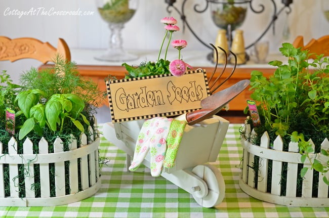 Spring garden tablescape | cottage at the crossroads