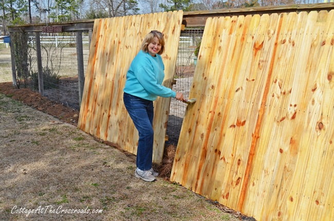 Wooden fence panels in the garden |cottageatthecrossroads. Com