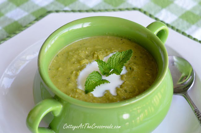 Chilled minty pea soup | cottage at the crossroads