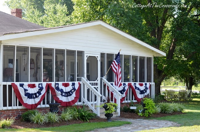 Patriotic fans | cottage at the crossroads