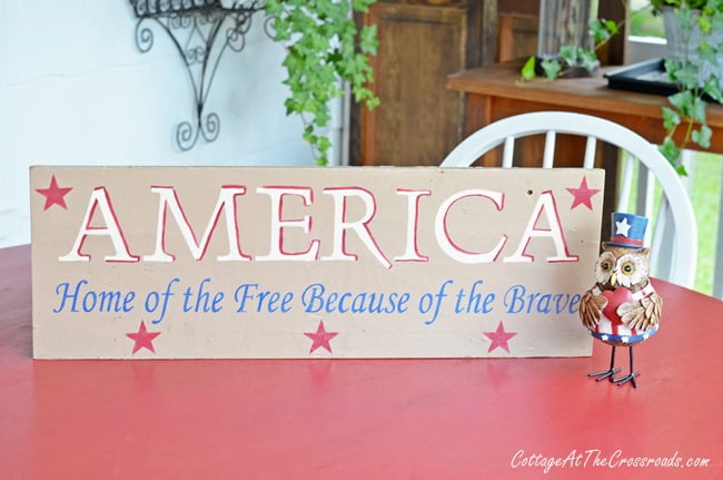 Adding patriotic touches on the porch | cottage at the crossroads