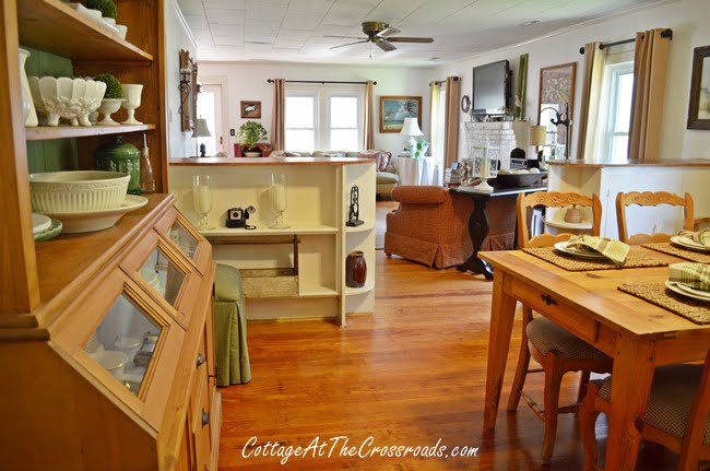 Living and dining room | cottage at the crossroads