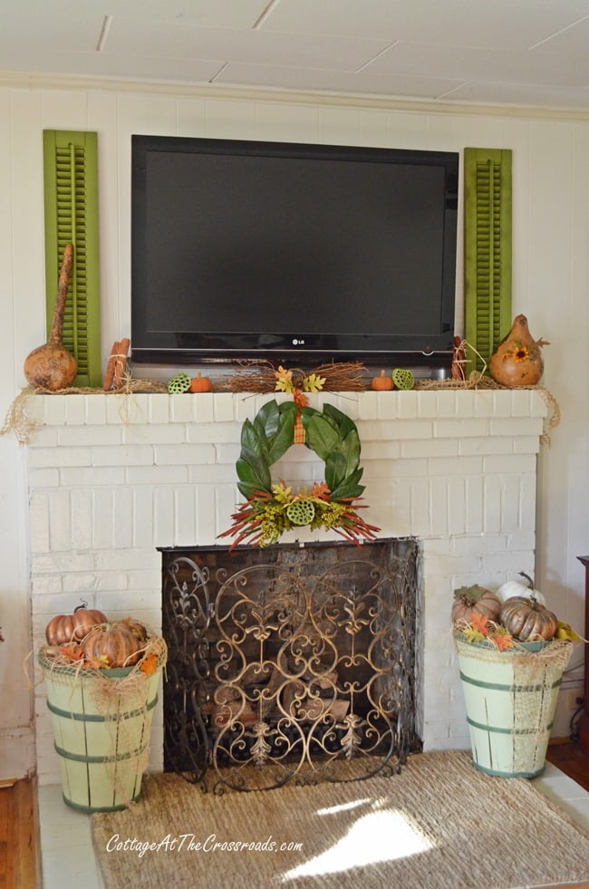 Fall mantel | cottage at the crossroads