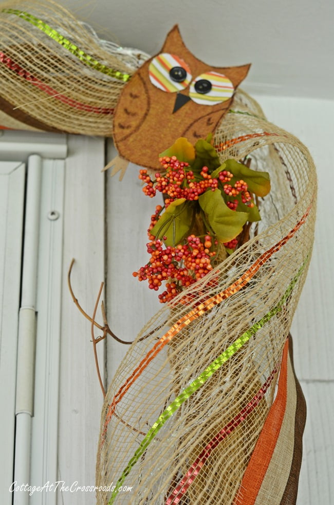 Fall garland with owls on the front porch | cottage at the crossroads