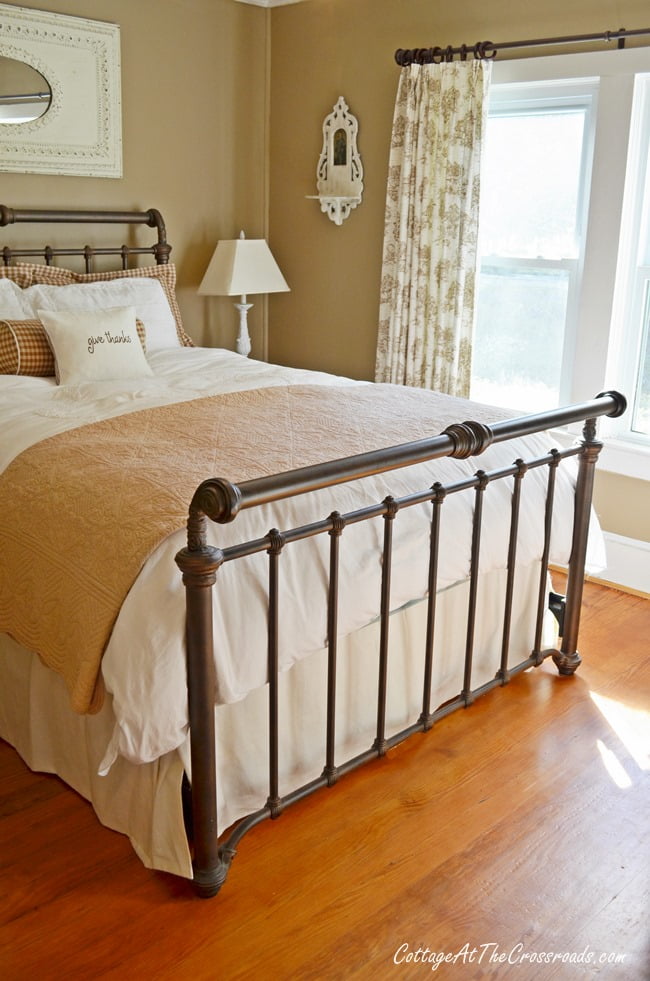 Neutral guest bedroom | cottage at the crossroads