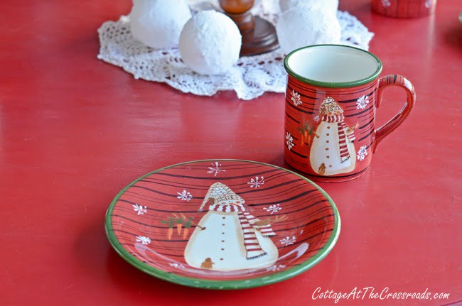 Christmas on the front porch | cottage at the crossroads