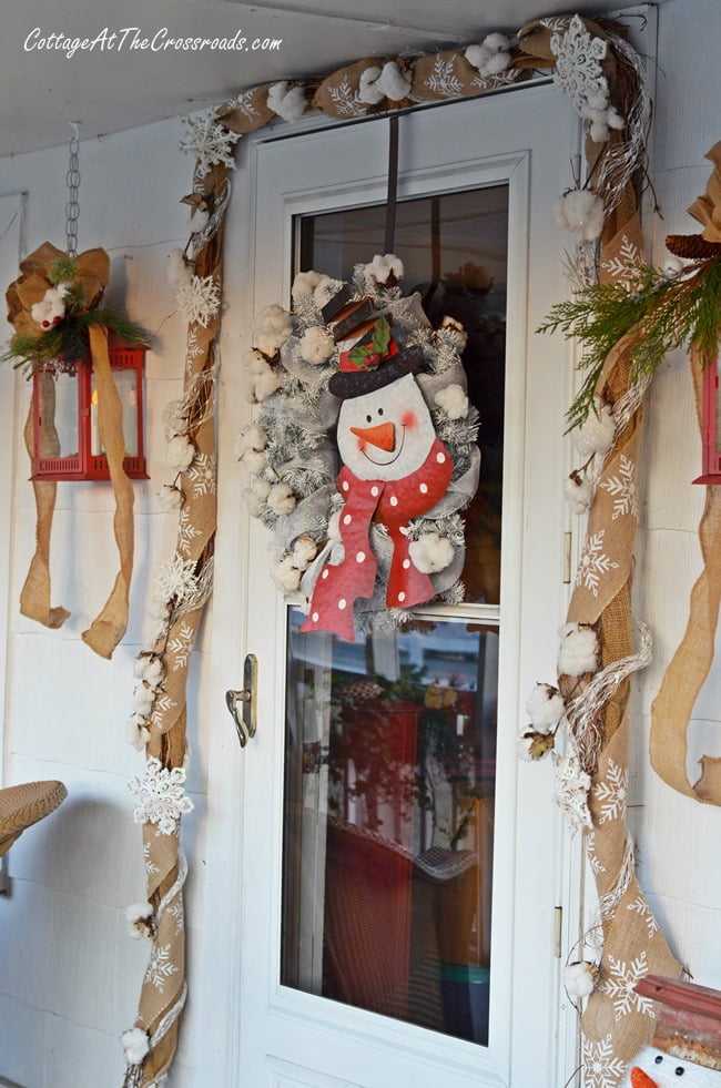 Christmas on the front porch | cottage at the crossroads