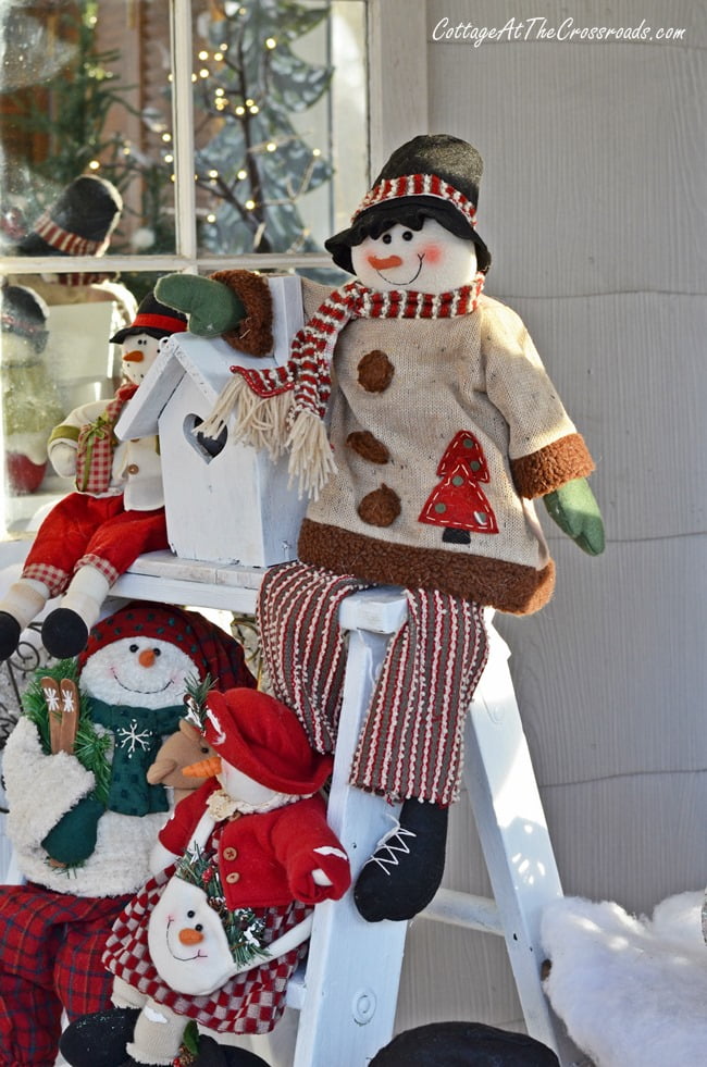 Christmas on the front porch | cottage at the crossroads