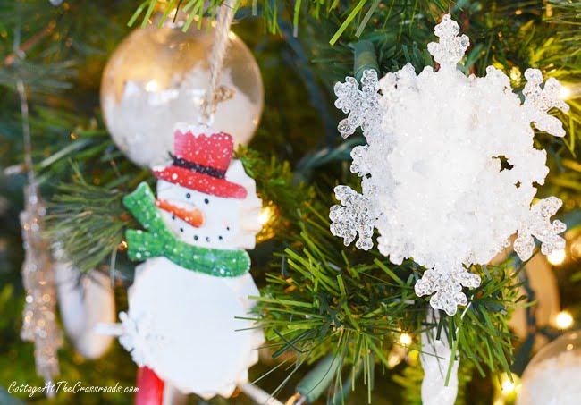 How to Make a Small Snowman Hat - craftygardener.ca  Small snowman, Diy  snowman ornaments, Diy snowman decorations