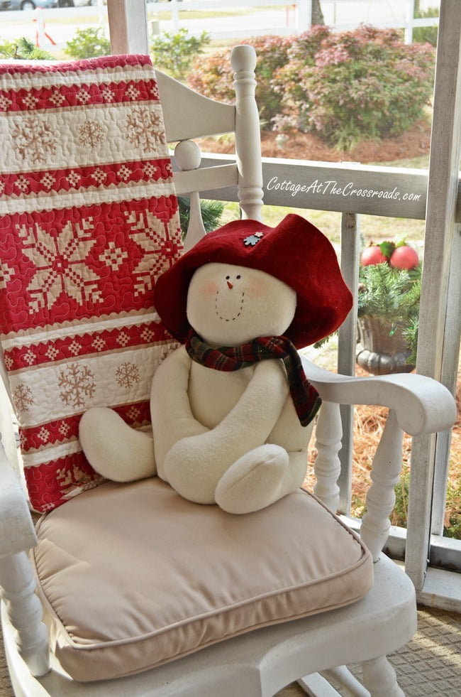 Christmas on the front porch | cottage at the crossroads