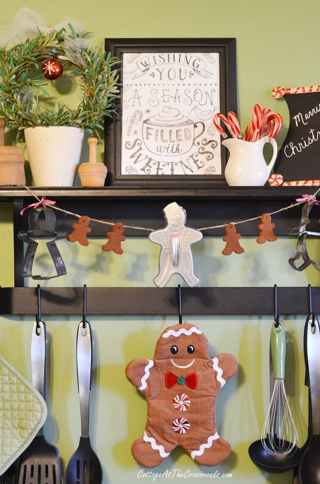 Christmas gingerbread kitchen | cottage at the crossroads