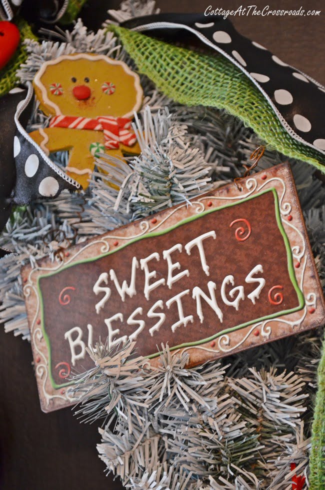 Gingerbread kitchen wreath | cottage at the crossroads
