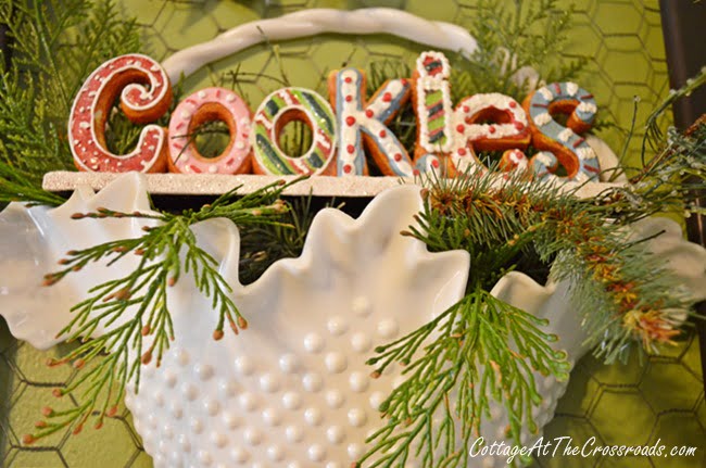 Gingerbread kitchen wreath | cottage at the crossroads