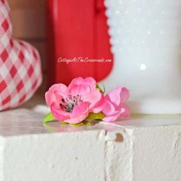 Valentine's day mantel | cottage at the crossroads