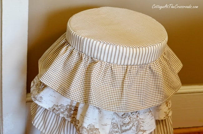 Ruffled stool cover | cottage at the crossroads