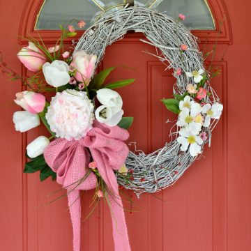 Pink spring wreath square
