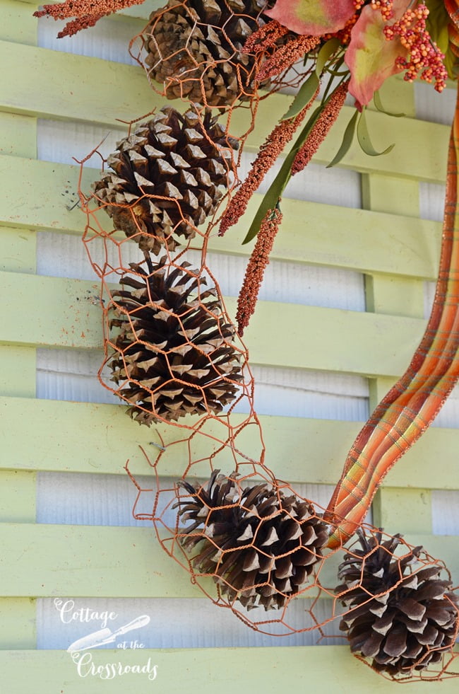 Chicken wire and pine cone wreath | cottage at the crossroads