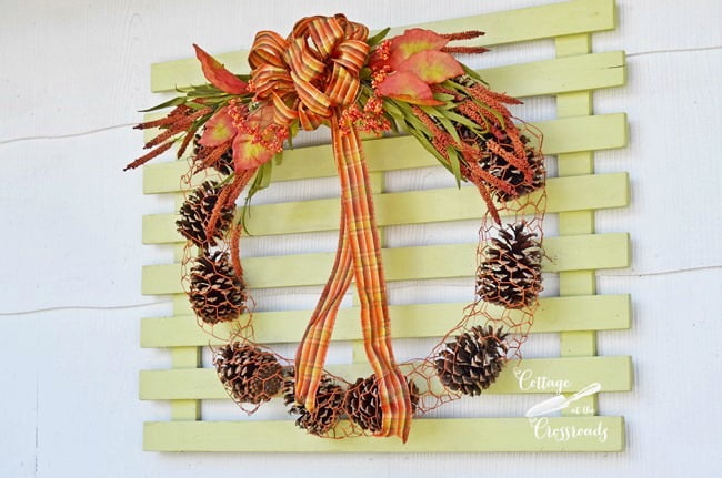 Chicken wire and pine cone wreath | cottage at the crossroads