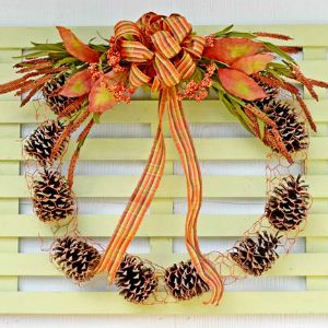 Chicken wire and pine cone wreath