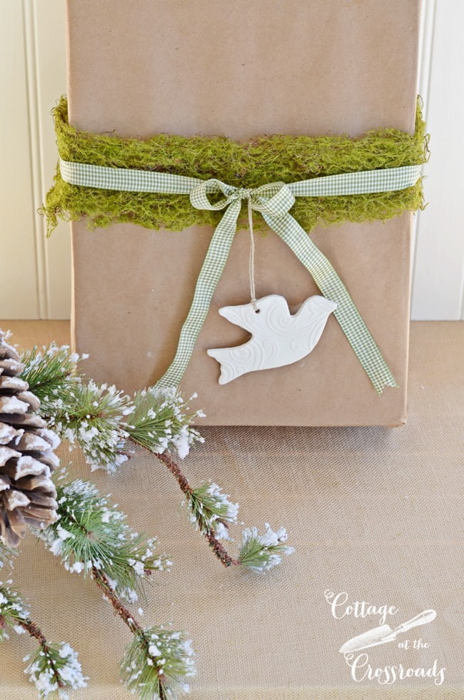 Pretty and easy gift wrap ideas | cottage at the crossroads