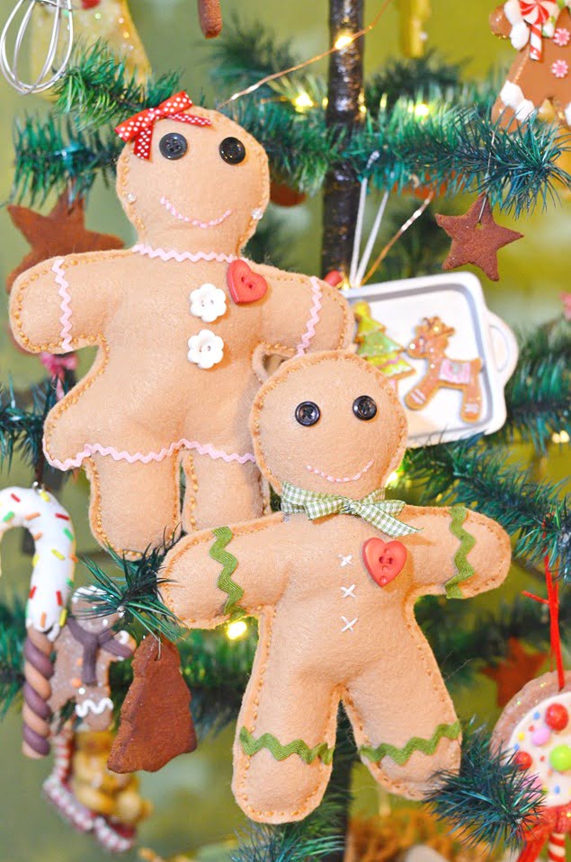 Handmade gingerbread boys and girls | cottage at the crossroads