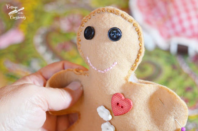 Handmade gingerbread boys and girls | cottage at the crossroads